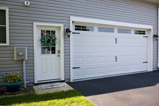 24/7 Emergency Garage Door Panel Replacement experts in Porcupine, SD